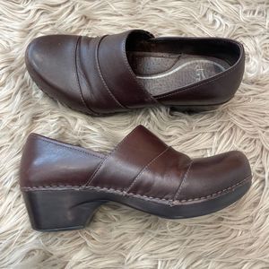 Dansko clogs size 8